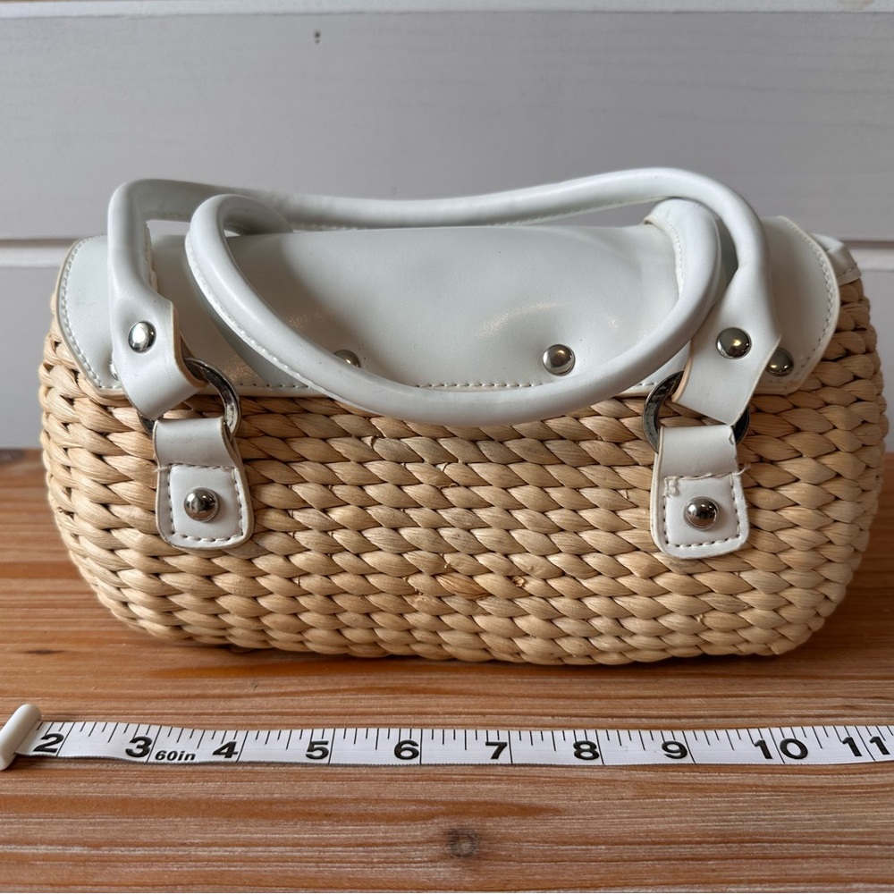 White Trim Woven Straw Tote - Women's Fashion Bag - Picture 3 of 8